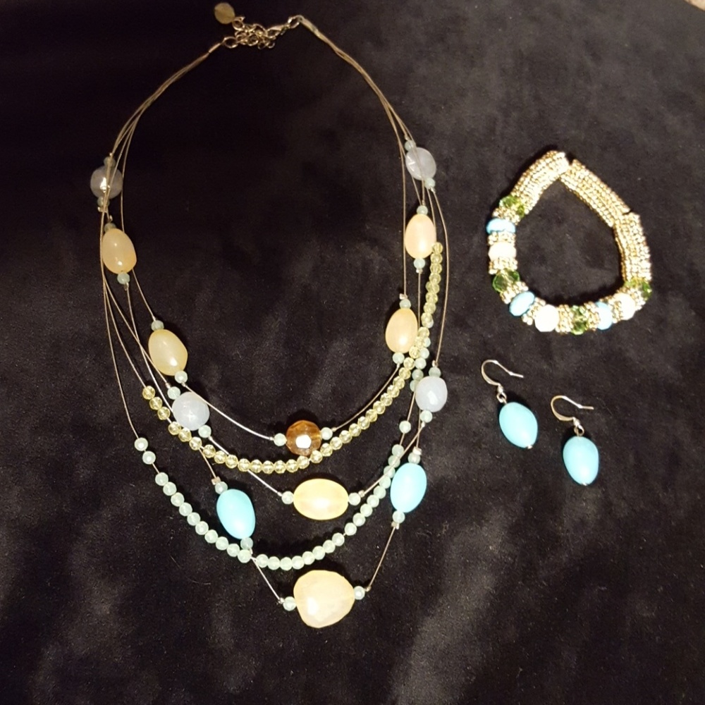 Beaded necklace, matching earrings and braclet